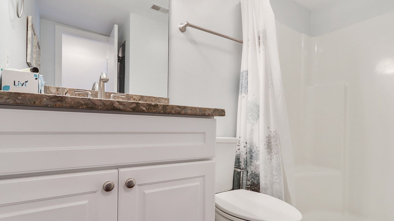 Photo of Bathroom in Night Heron