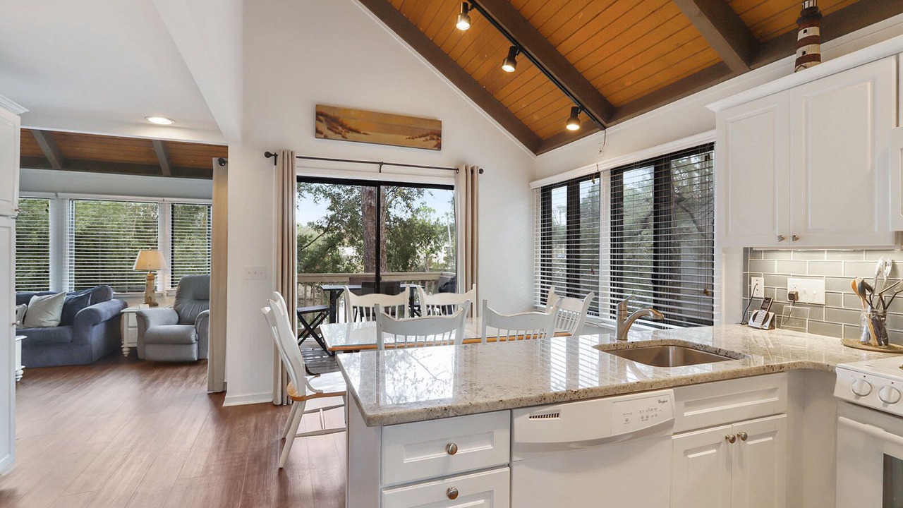 Photo of Kitchen in Night Heron