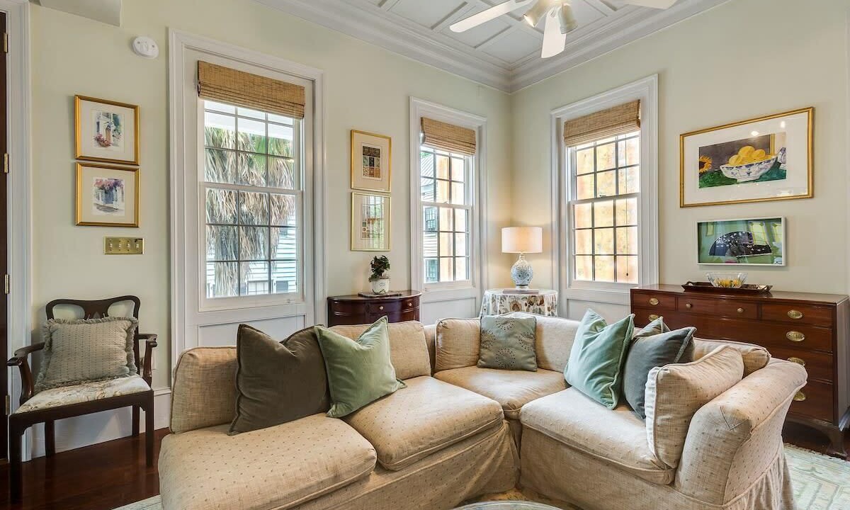 Photo of Livingroom in Cannonborough Elliotborough