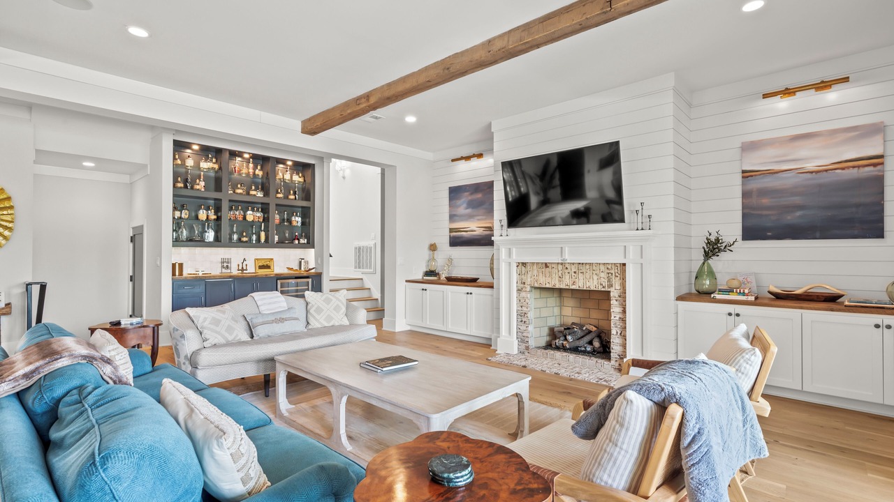 Photo of Livingroom in Vanderhorst Plantation