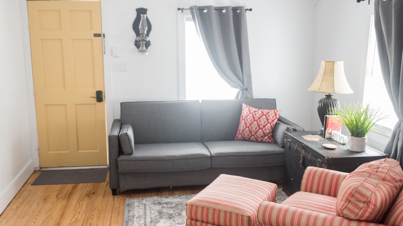 Photo of Livingroom in Summerville Historic District