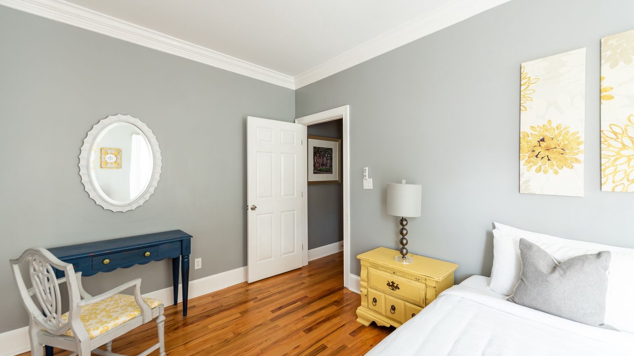 Photo of Bedroom in Beach Institute