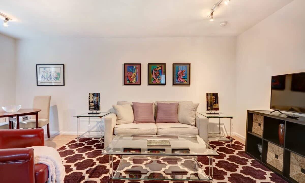 Photo of Livingroom in Historic Downtown Savannah