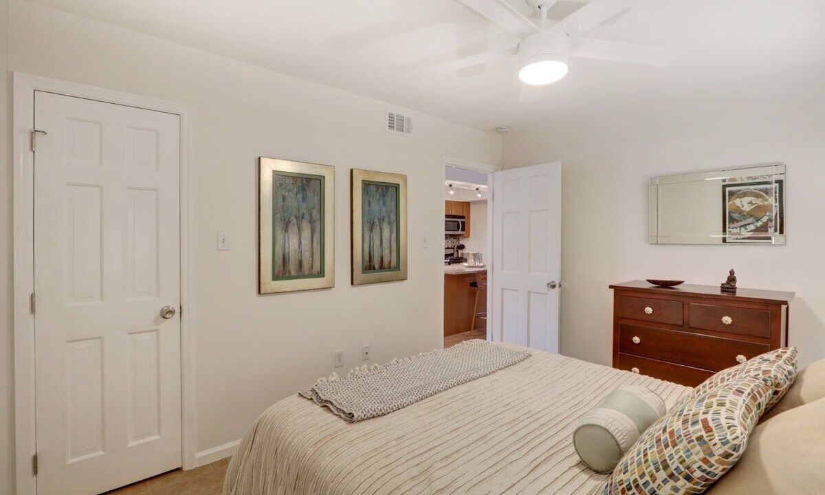Photo of Bedroom in Historic Downtown Savannah