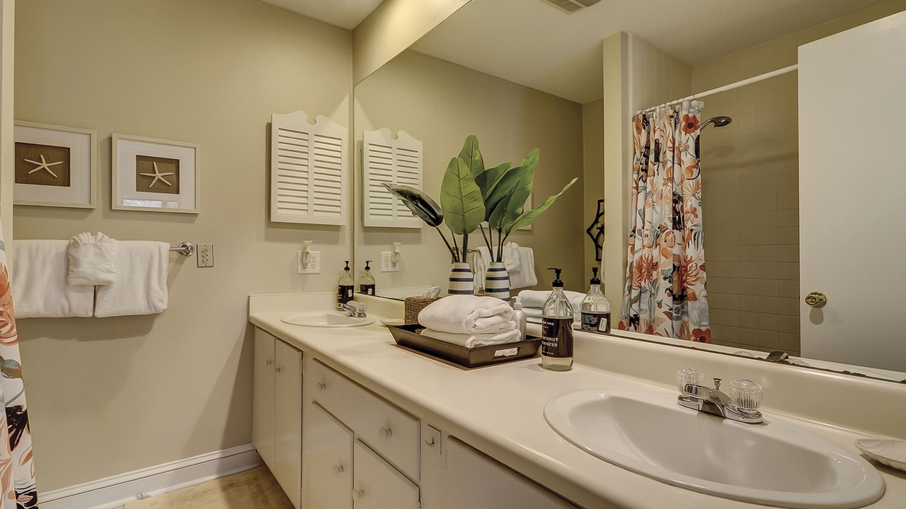 Photo of Bathroom in Shipyard Plantation