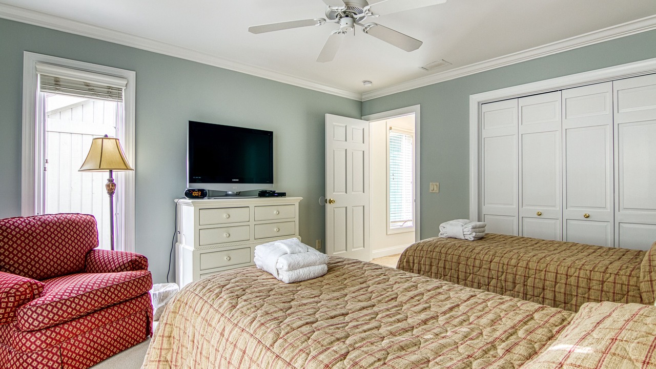 Photo of Bedroom in Beach Lagoon