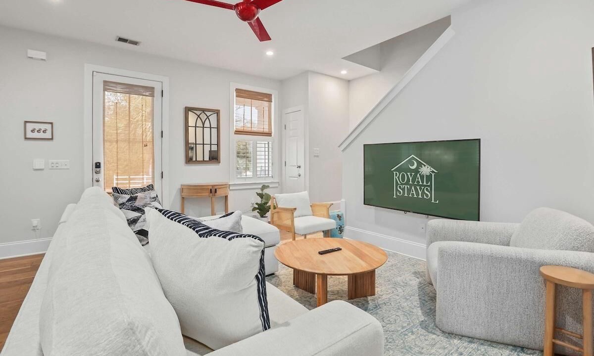 Photo of Livingroom in Mount Pleasant