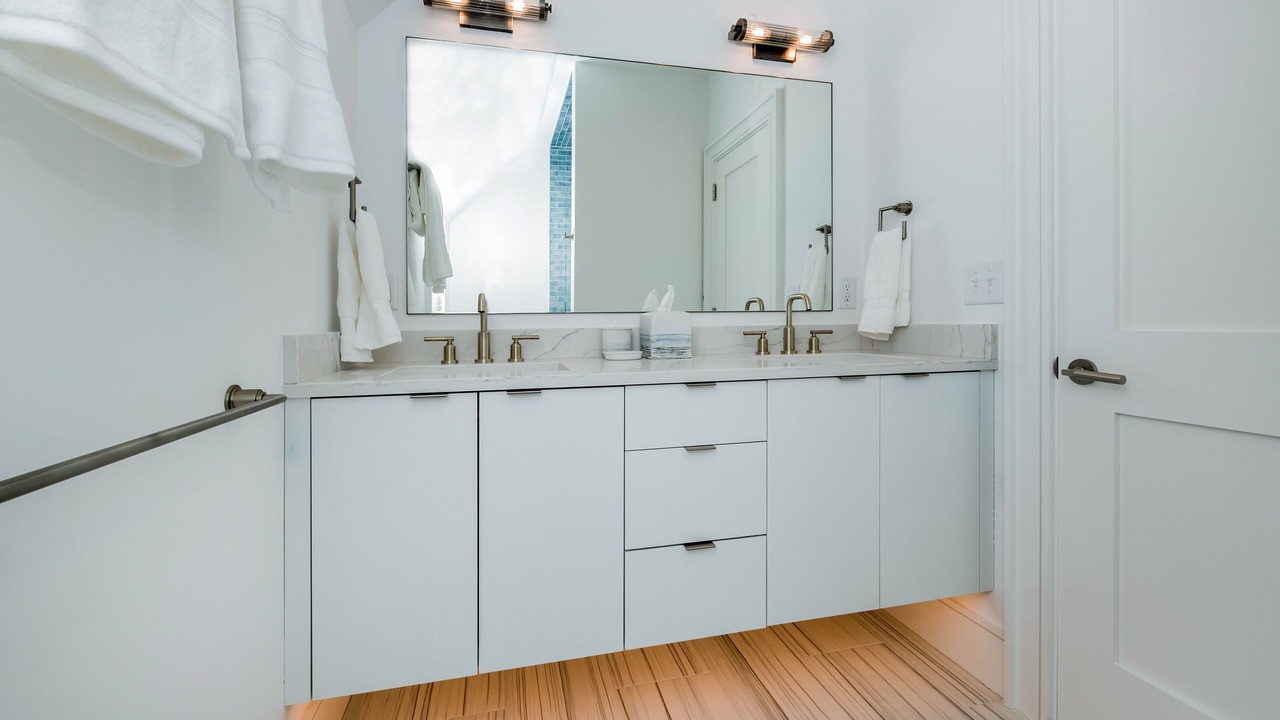 Photo of Bathroom in Vanderhorst Plantation