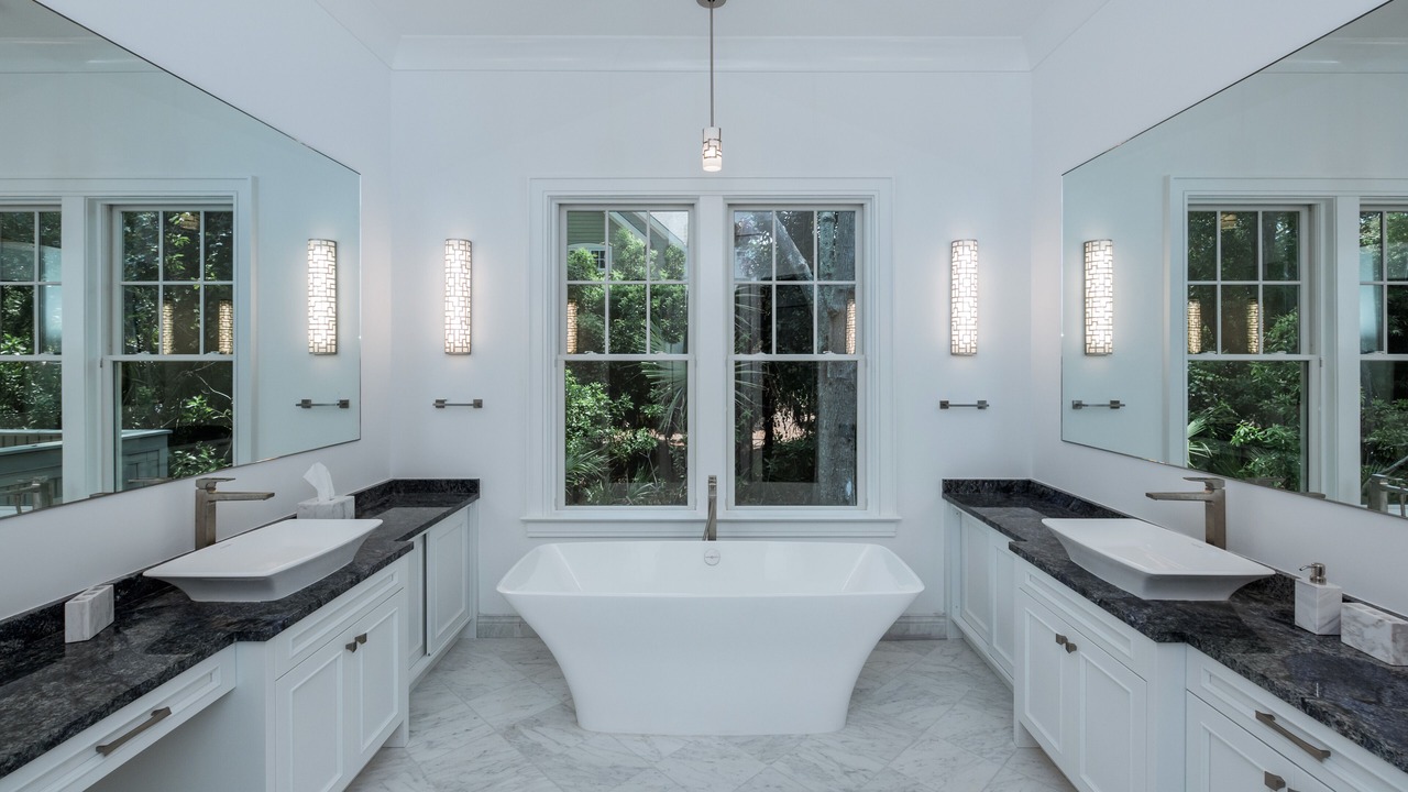 Photo of Bathroom in Vanderhorst Plantation