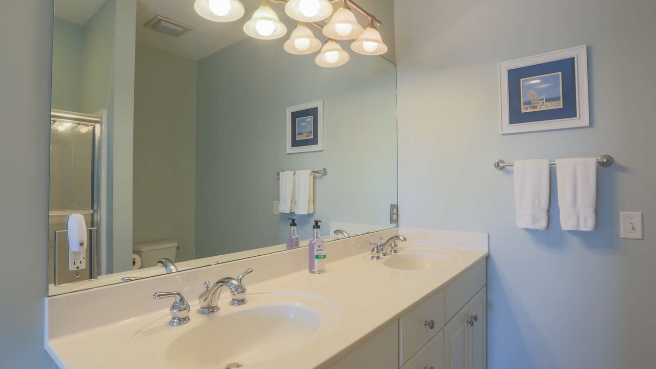 Photo of Bathroom in Pelican Bay