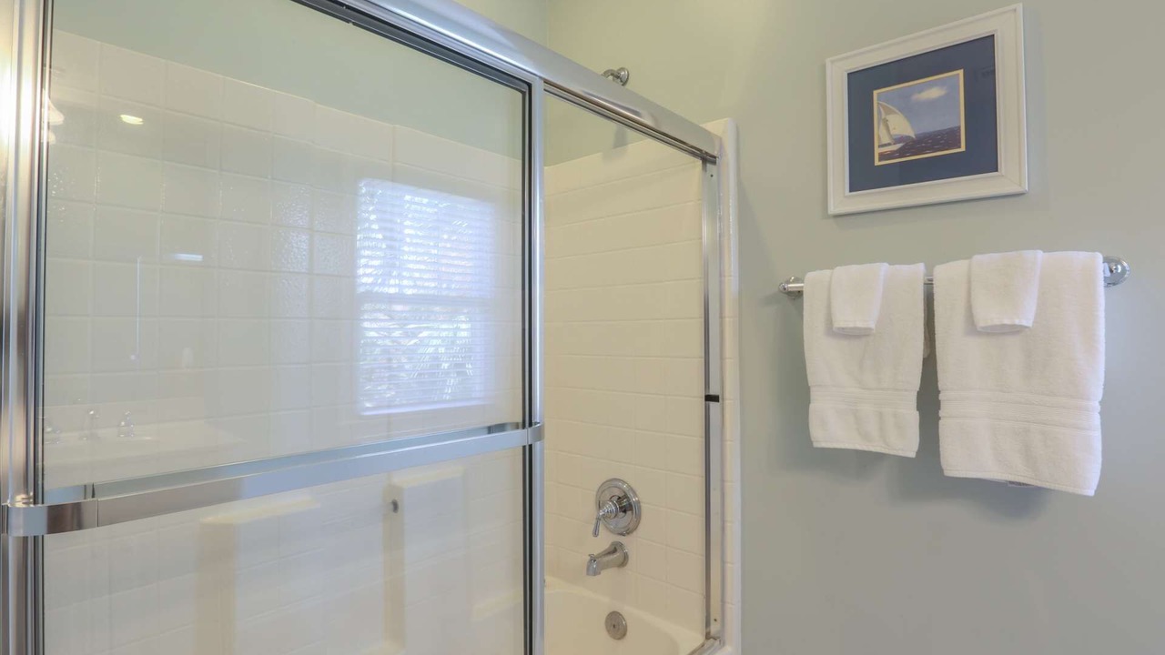 Photo of Bathroom in Pelican Bay