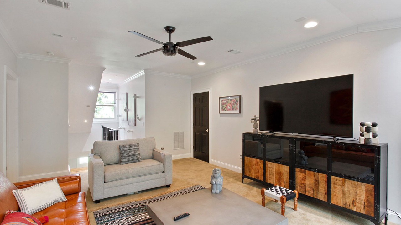 Photo of Livingroom in Thunderbolt