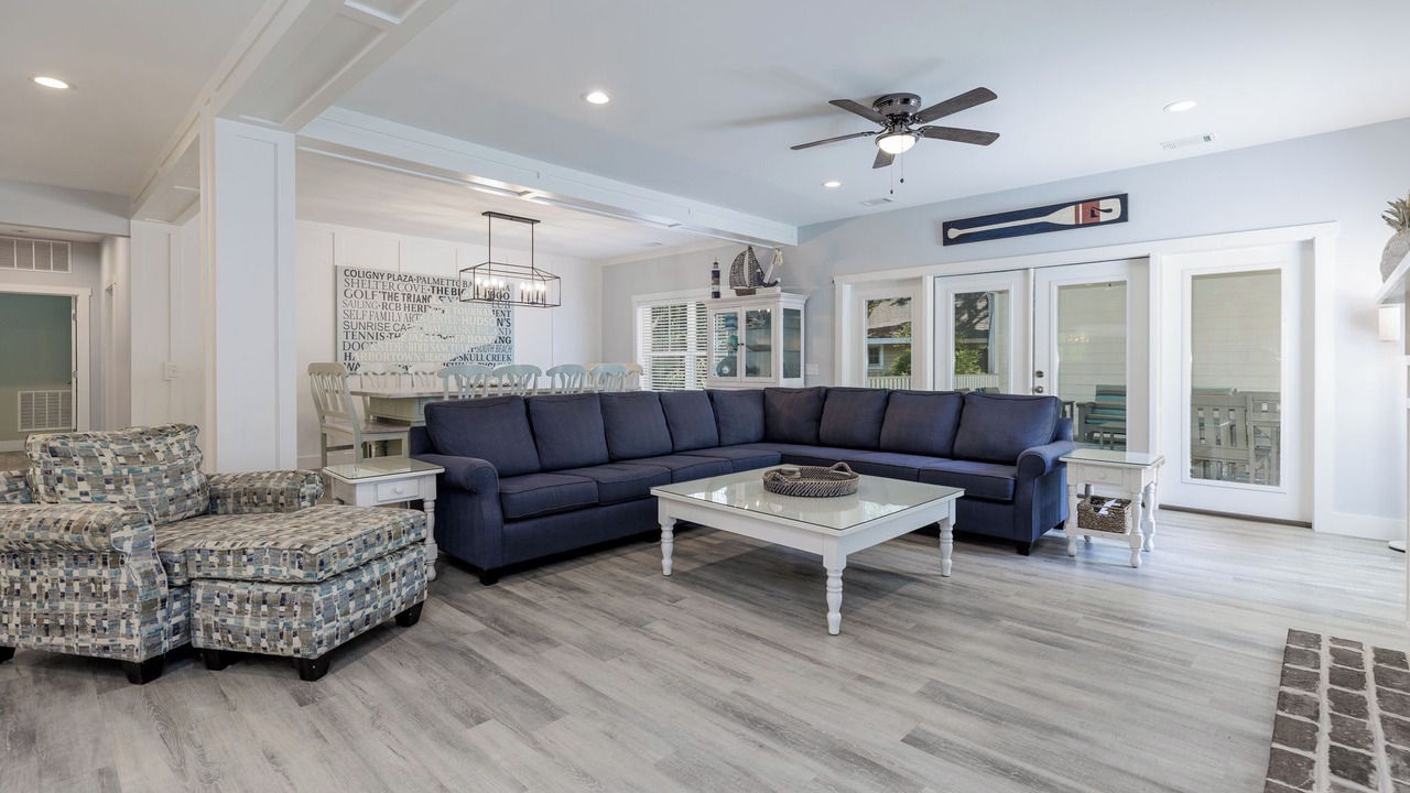 Photo of Livingroom in North Forest Beach