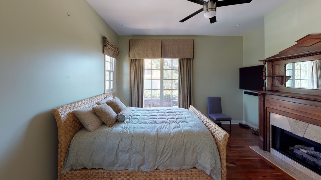 Photo of Bedroom in Beverly Glen