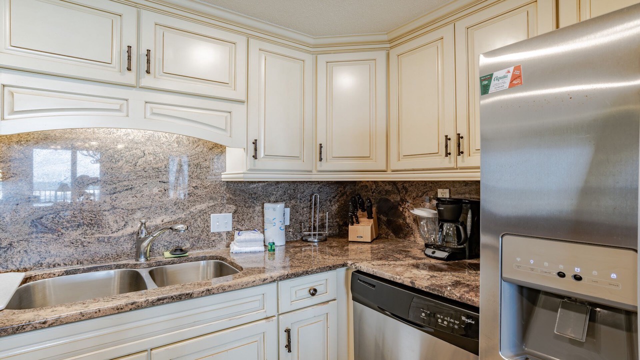 Photo of Kitchen in Orange Beach East