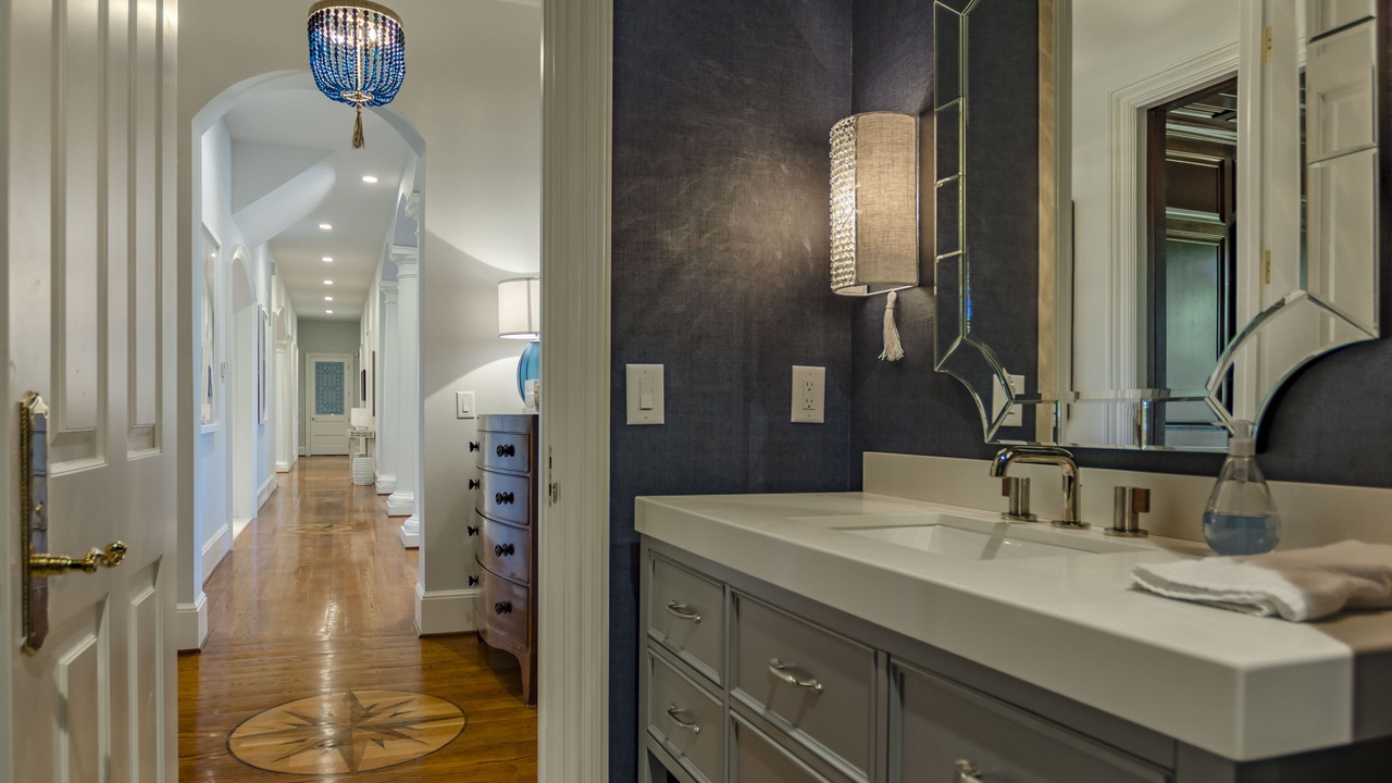 Photo of Bathroom in Vanderhorst Plantation