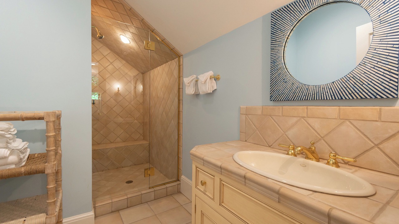 Photo of Bathroom in Vanderhorst Plantation