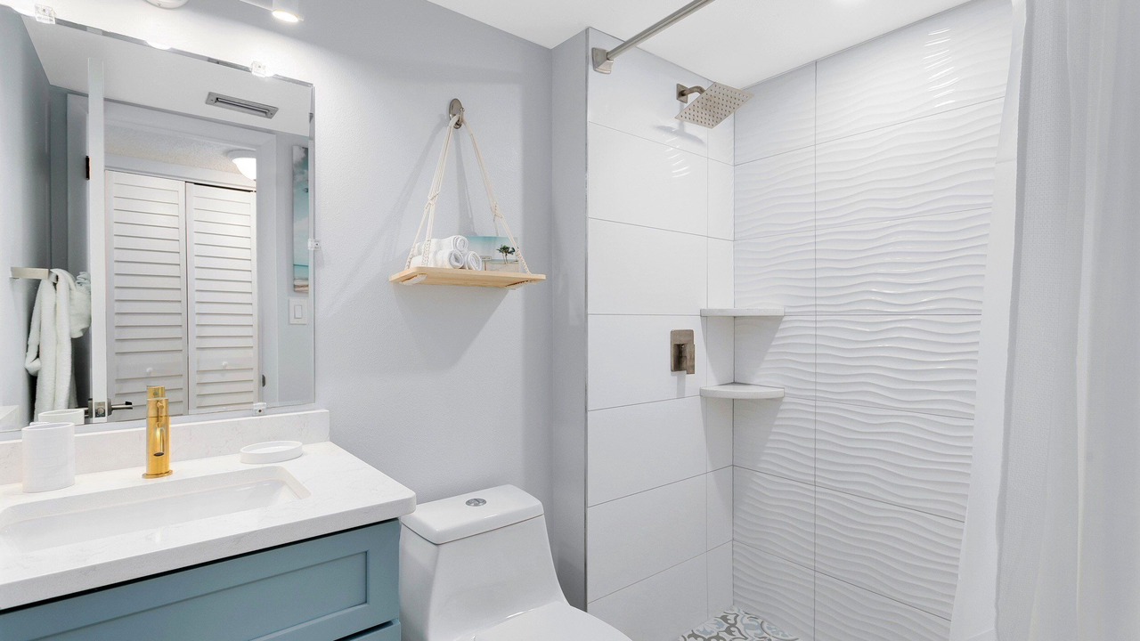 Photo of Bathroom in Avon By The Sea