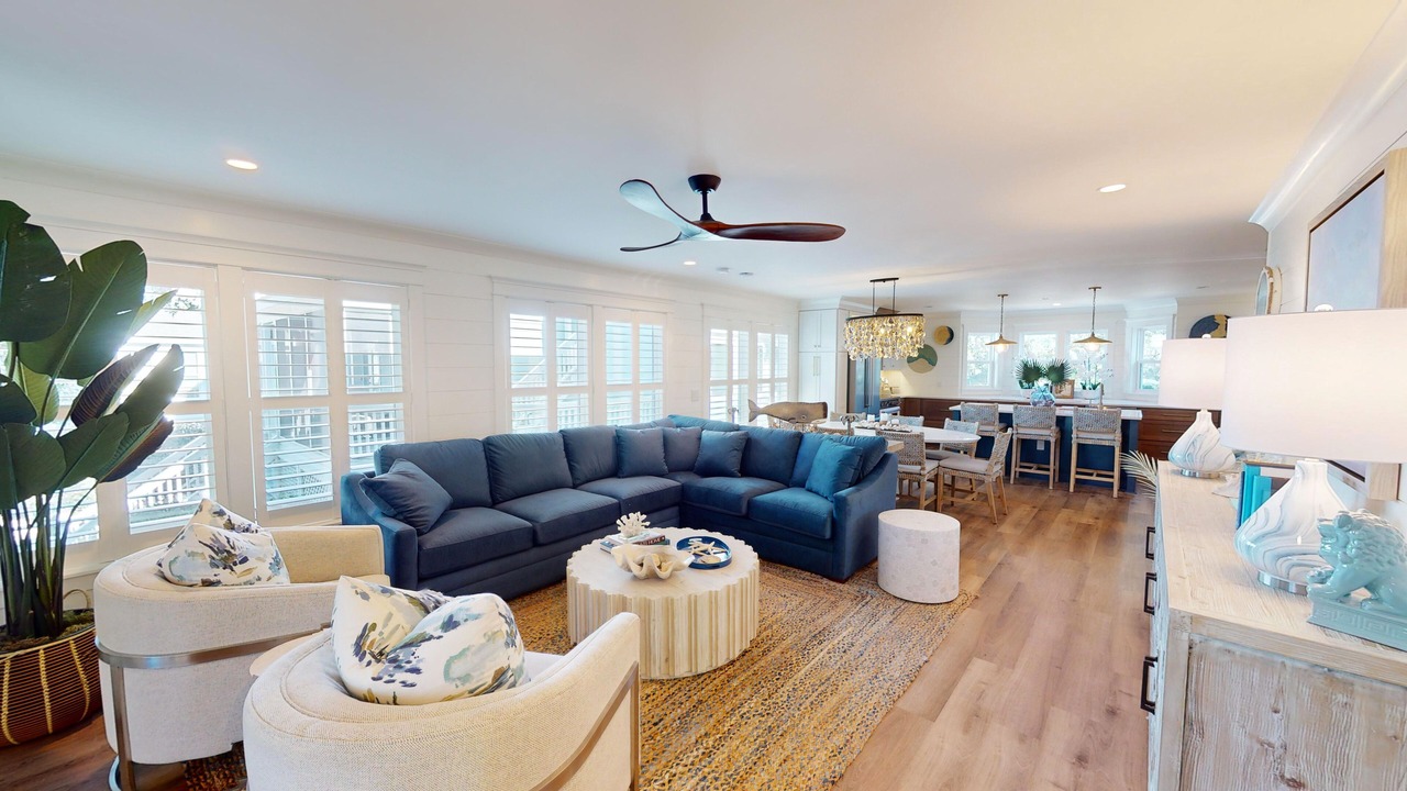 Photo of Livingroom in Pelican Bay