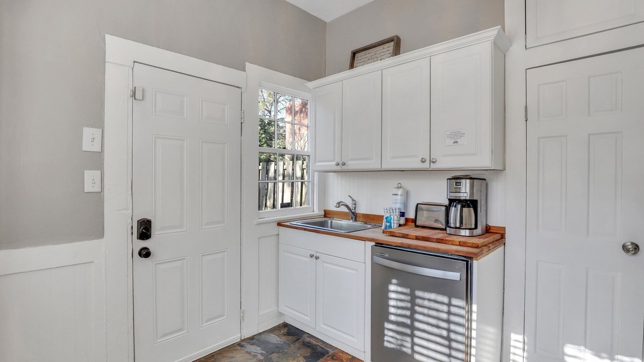 Photo of Kitchen in Beach Institute
