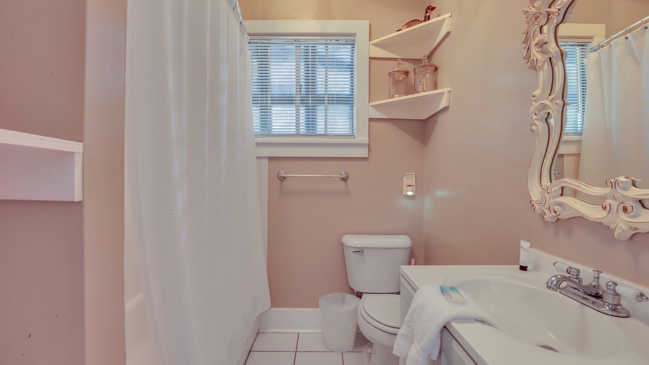 Photo of Bathroom in Beach Institute