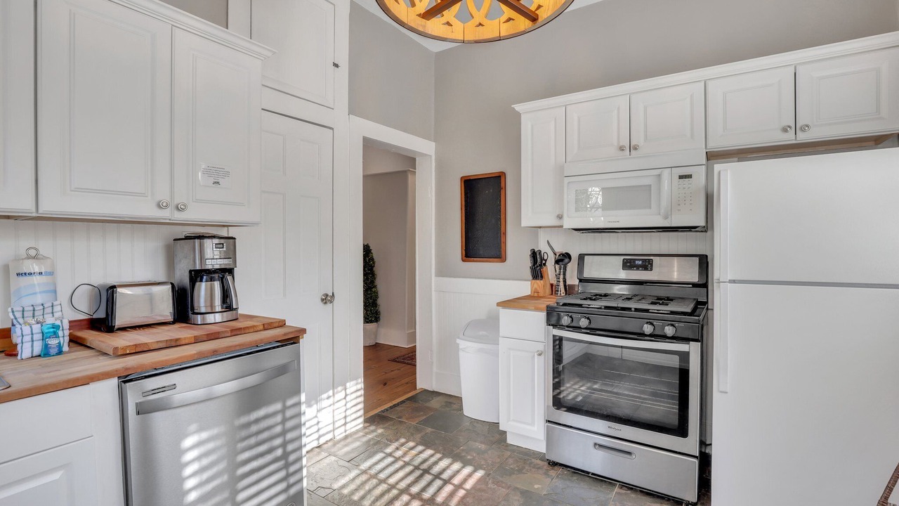 Photo of Kitchen in Beach Institute