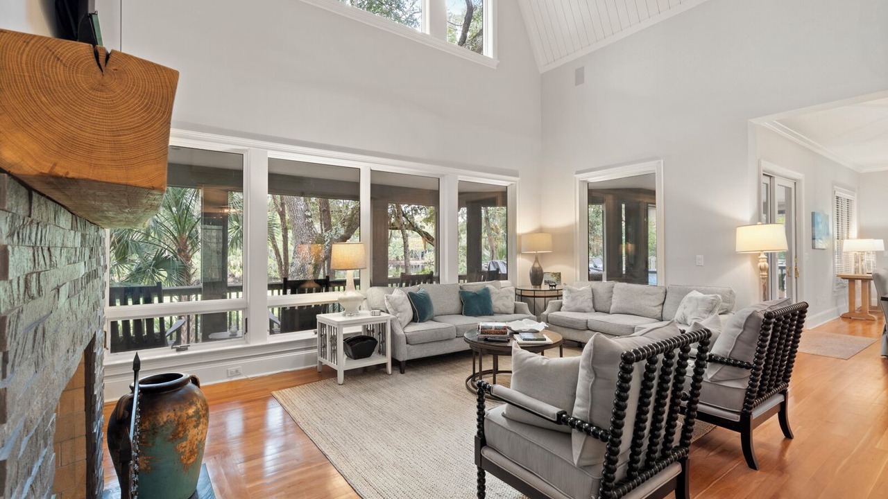 Photo of Livingroom in Vanderhorst Plantation