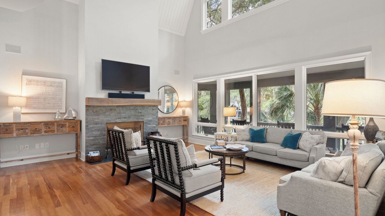 Photo of Livingroom in Vanderhorst Plantation