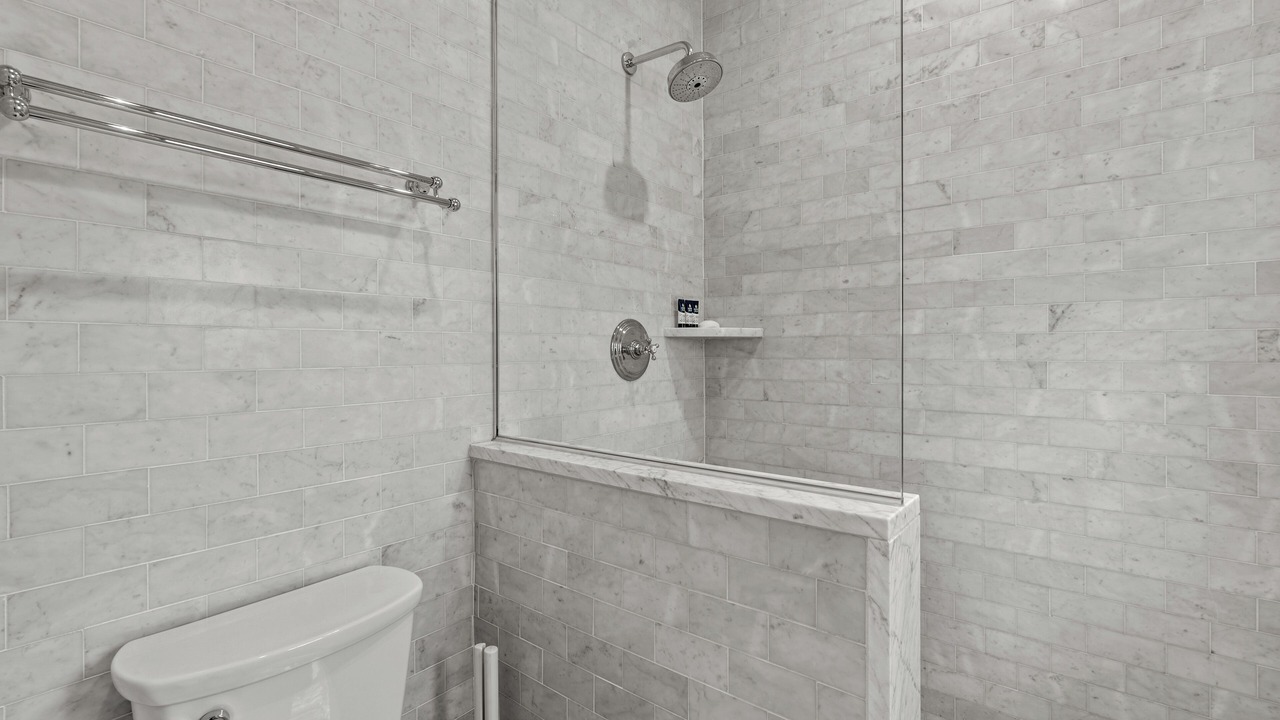 Photo of Bathroom in Vanderhorst Plantation