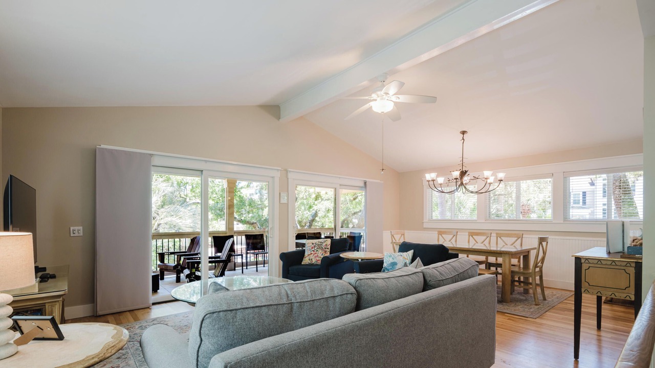 Photo of Livingroom in North Forest Beach