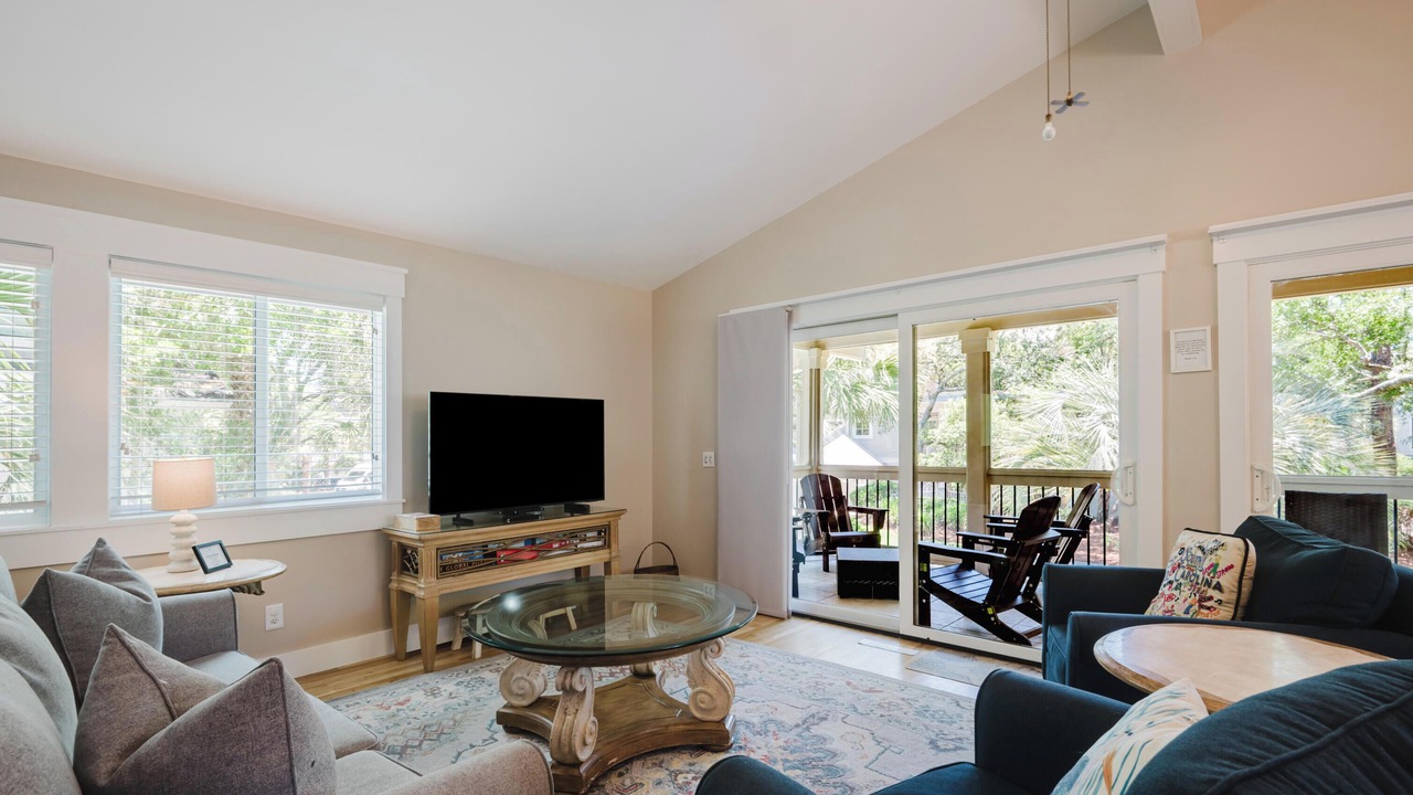 Photo of Livingroom in North Forest Beach