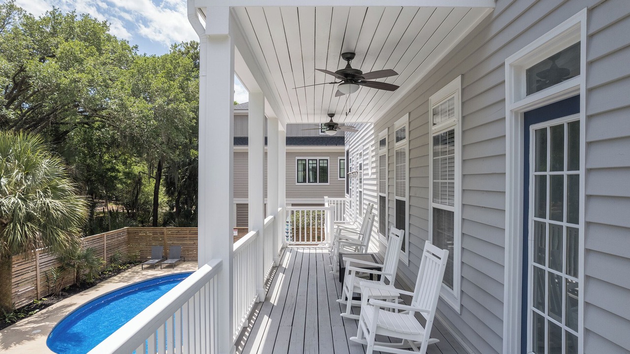 Photo of Patio Balcony in North Forest Beach