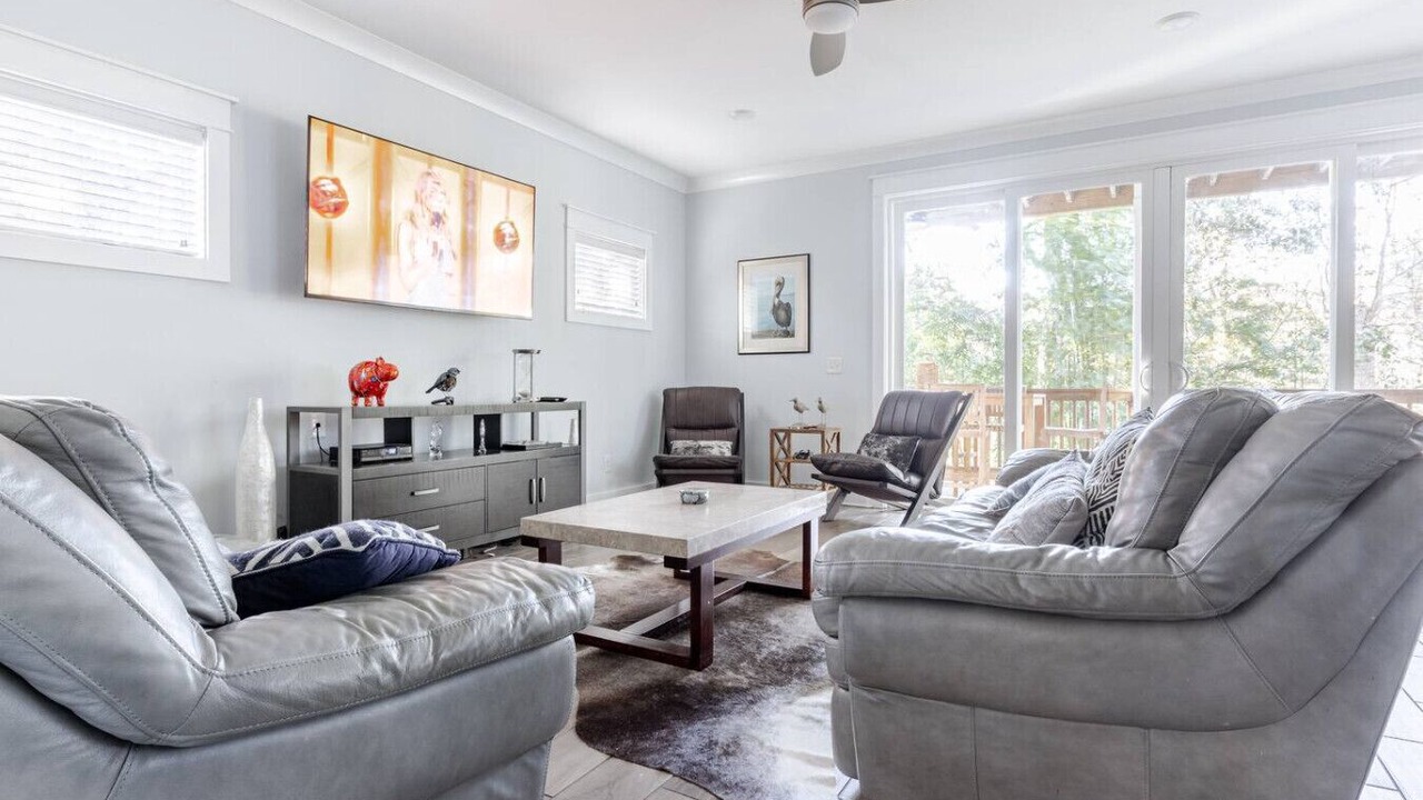 Photo of Livingroom in Folly Field