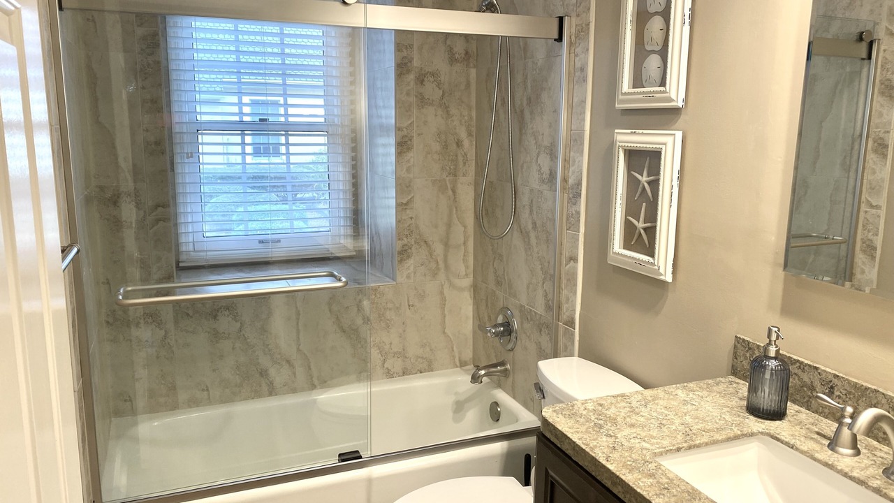 Photo of Bathroom in Shipyard Plantation