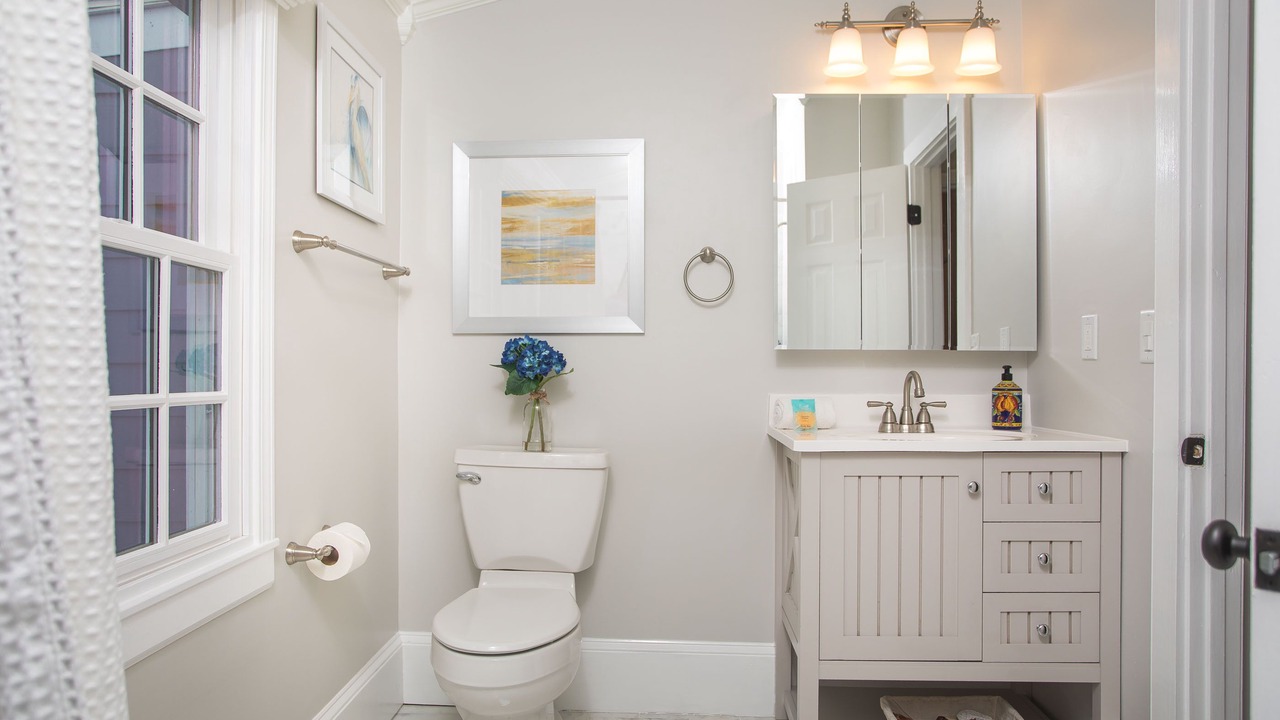 Photo of Bathroom in Beach Institute