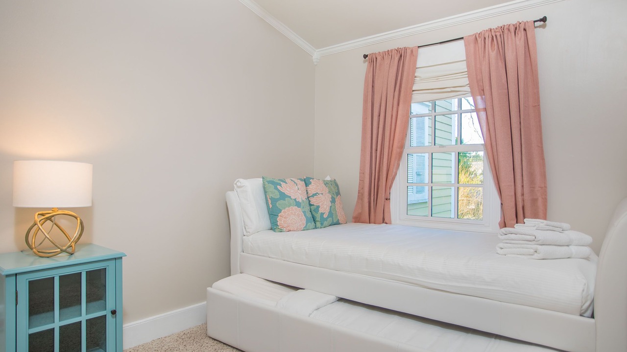 Photo of Bedroom in Beach Institute