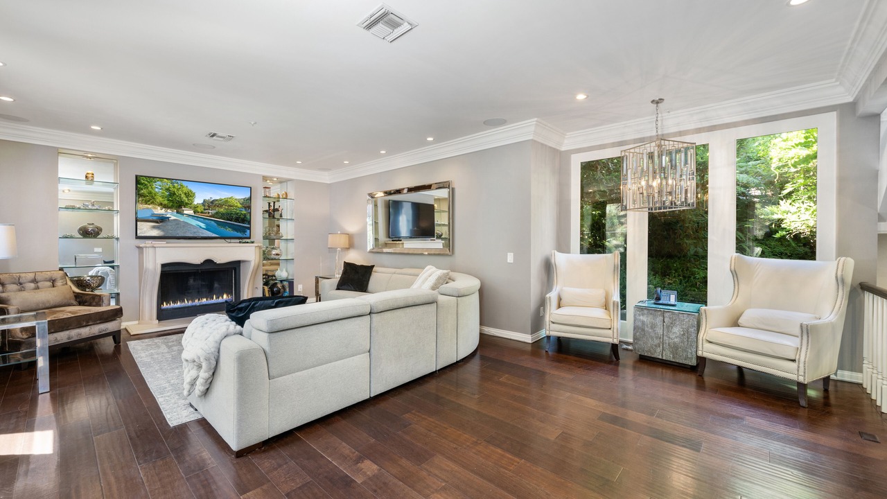 Photo of Livingroom in Beverly Glen