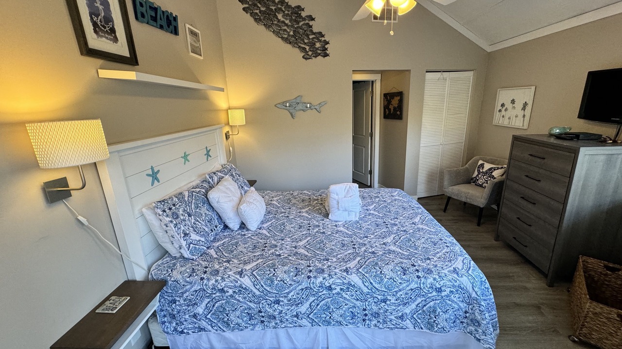 Photo of Bedroom in Night Heron