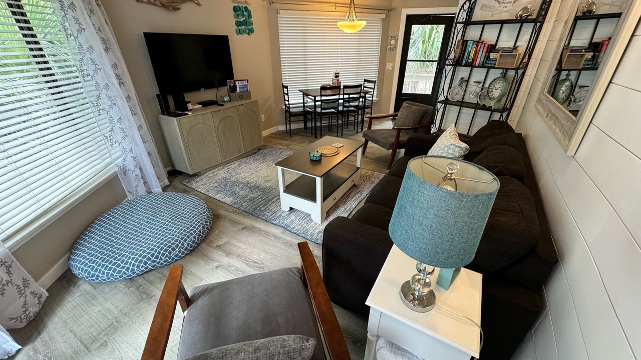 Photo of Livingroom in Night Heron