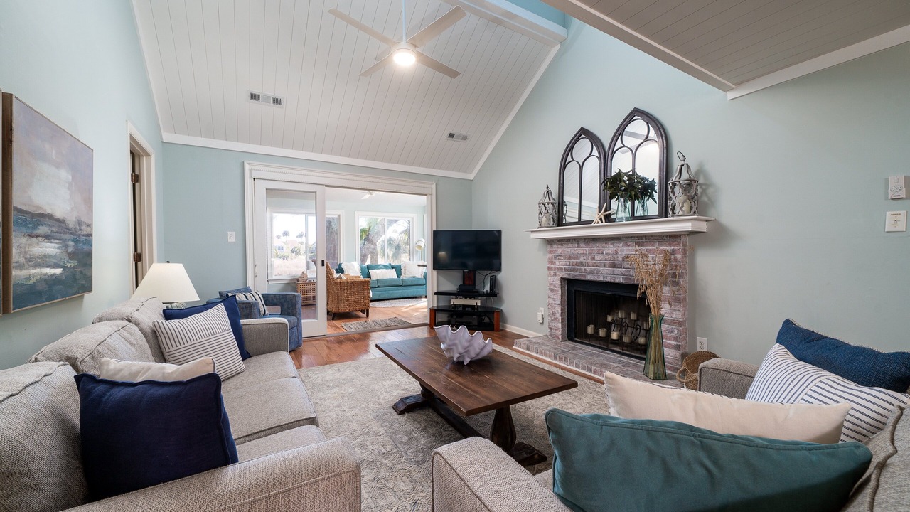 Photo of Livingroom in Tarpon Pond