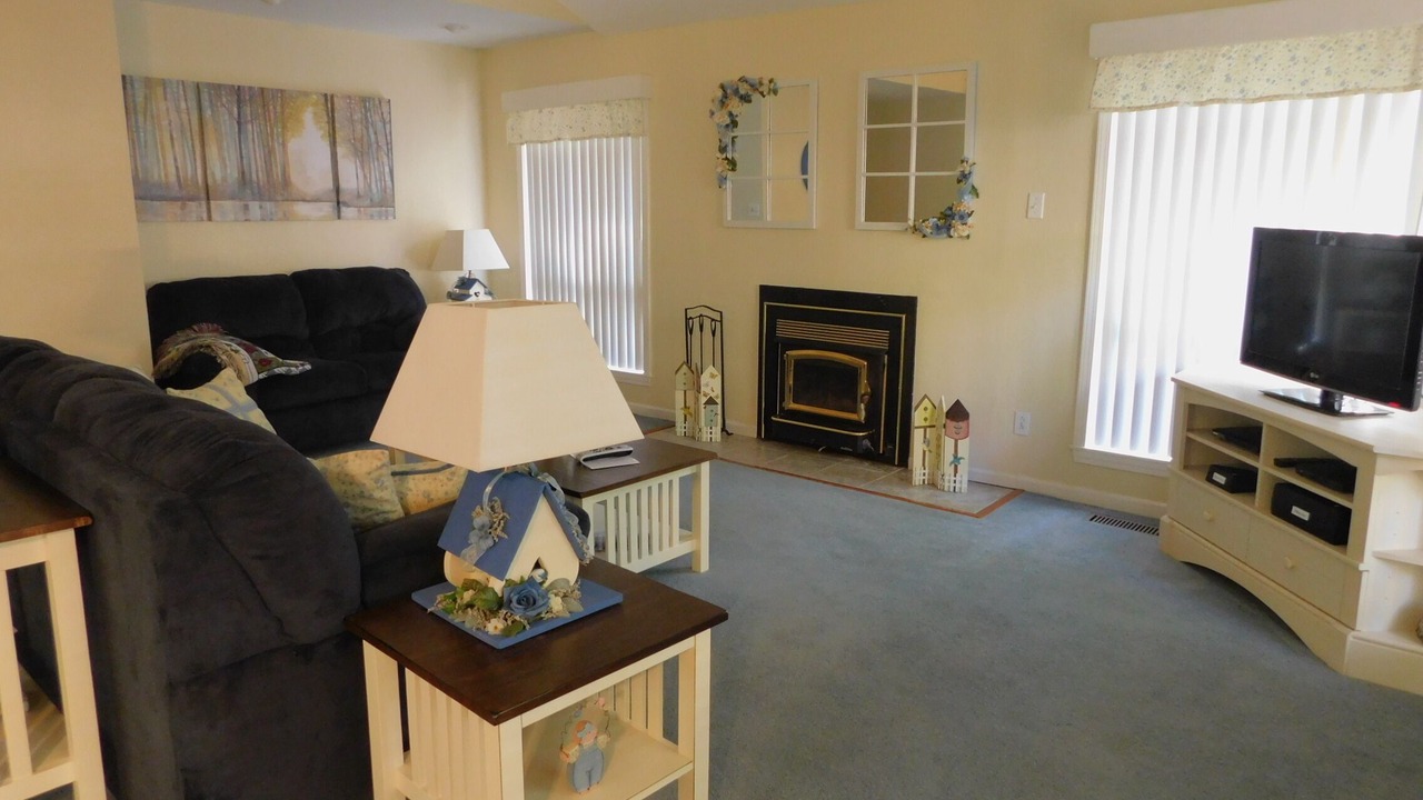 Photo of Livingroom in Jones Mills
