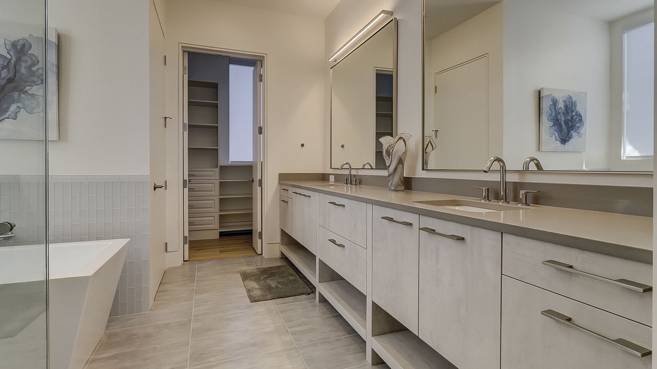 Photo of Bathroom in Oceanside