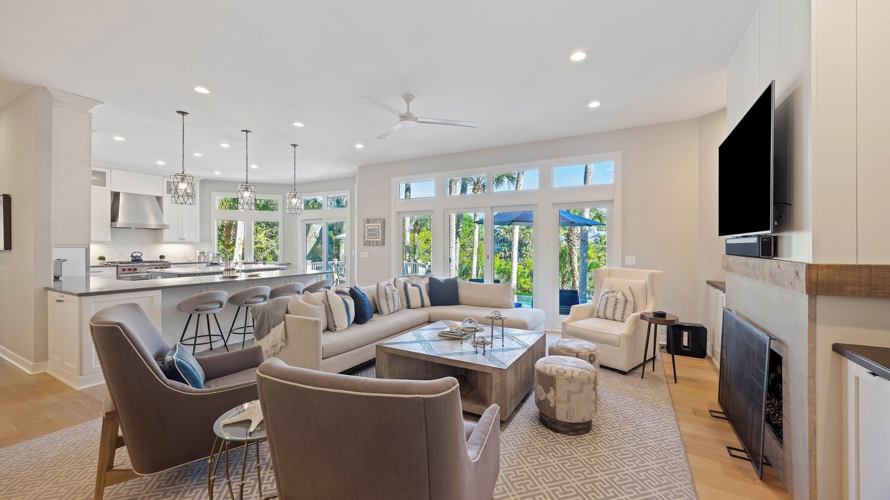 Photo of Livingroom in Vanderhorst Plantation