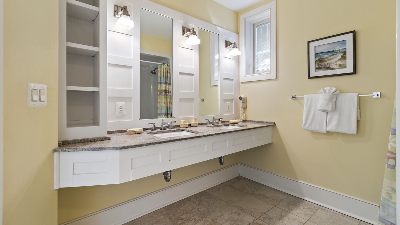 Photo of Bathroom in Vanderhorst Plantation