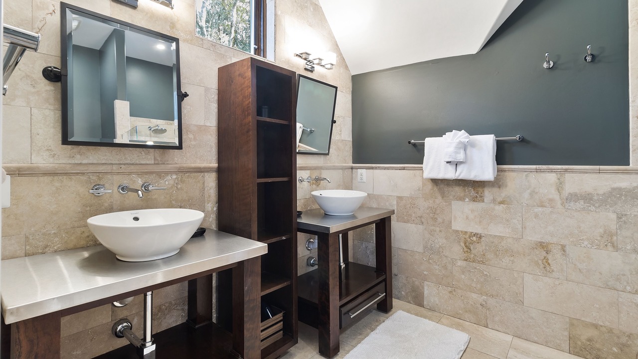 Photo of Bathroom in Vanderhorst Plantation