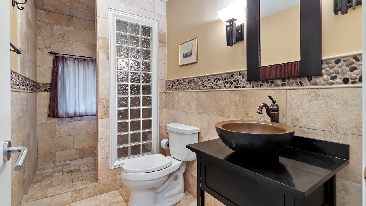 Photo of Bathroom in Vanderhorst Plantation