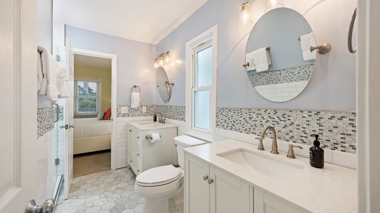 Photo of Bathroom in Pelican Bay