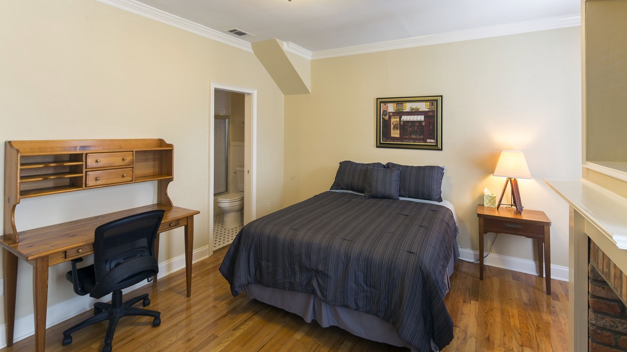 Photo of Bedroom in Savannah Victorian District
