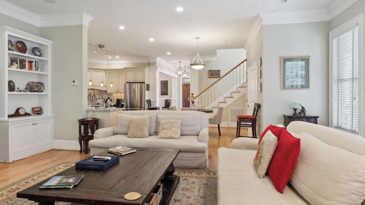 Photo of Livingroom in Beach Institute