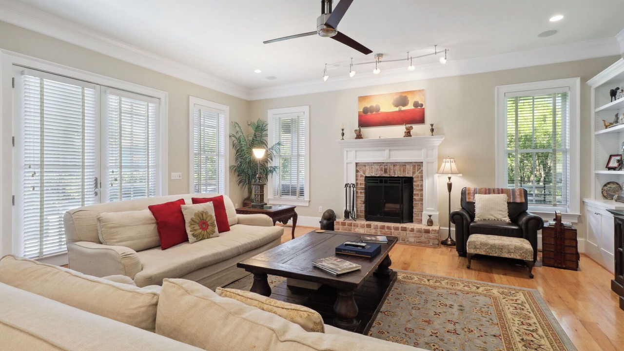 Photo of Livingroom in Beach Institute